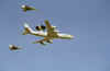 2000 et awacs copie.jpg (150965 octets)